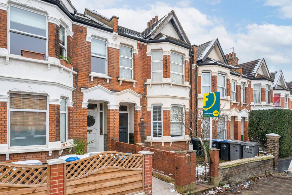 Ridley Road, Kensal Green, London, NW10 3 bed flat £475,000