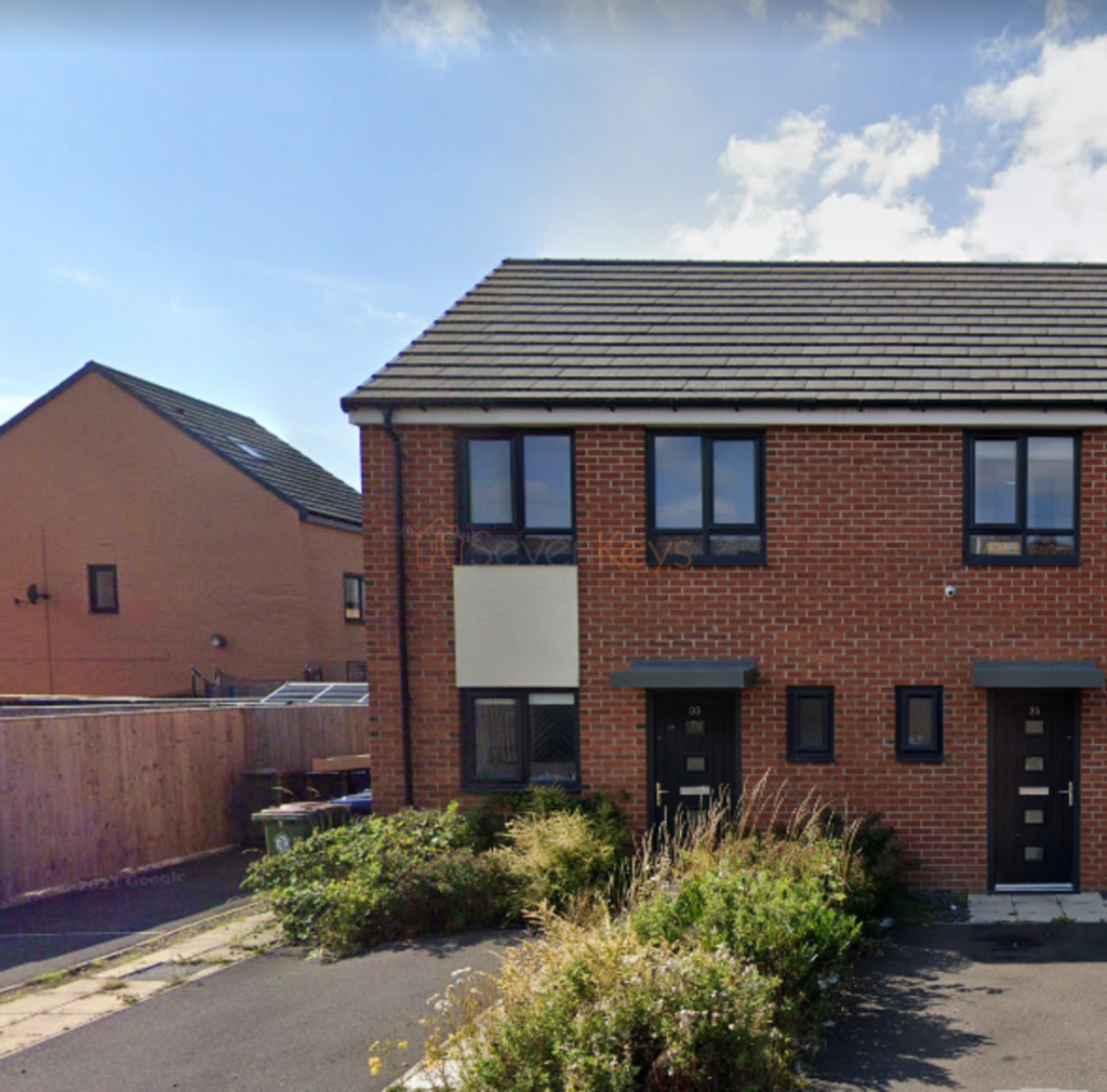 Exterior 33 Rowantree Gardens