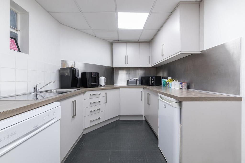 KITCHEN 2.jpg