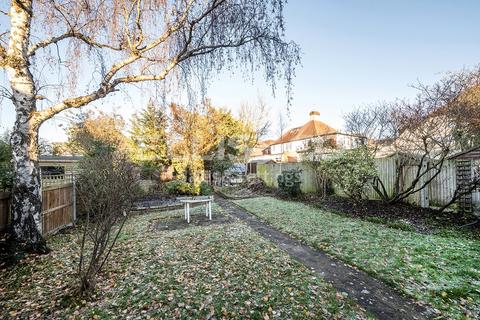 1 Croft Close, London, NW7 4QL