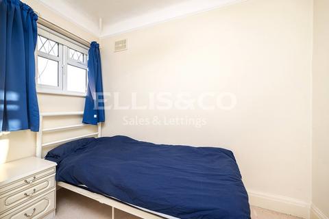 1 Croft Close, London, NW7 4QL