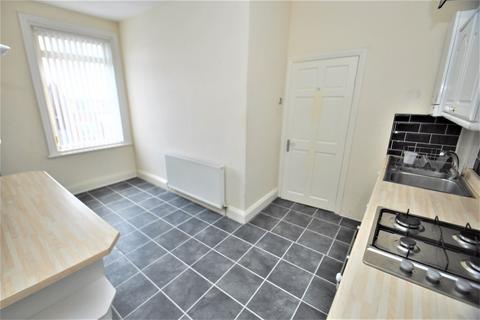 2 bedroom flat to rent, Spohr Terrace, South Shields