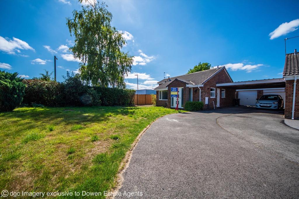 OAKFIELD CRESCENT, BOWBURN 3 bed detached bungalow £220,000