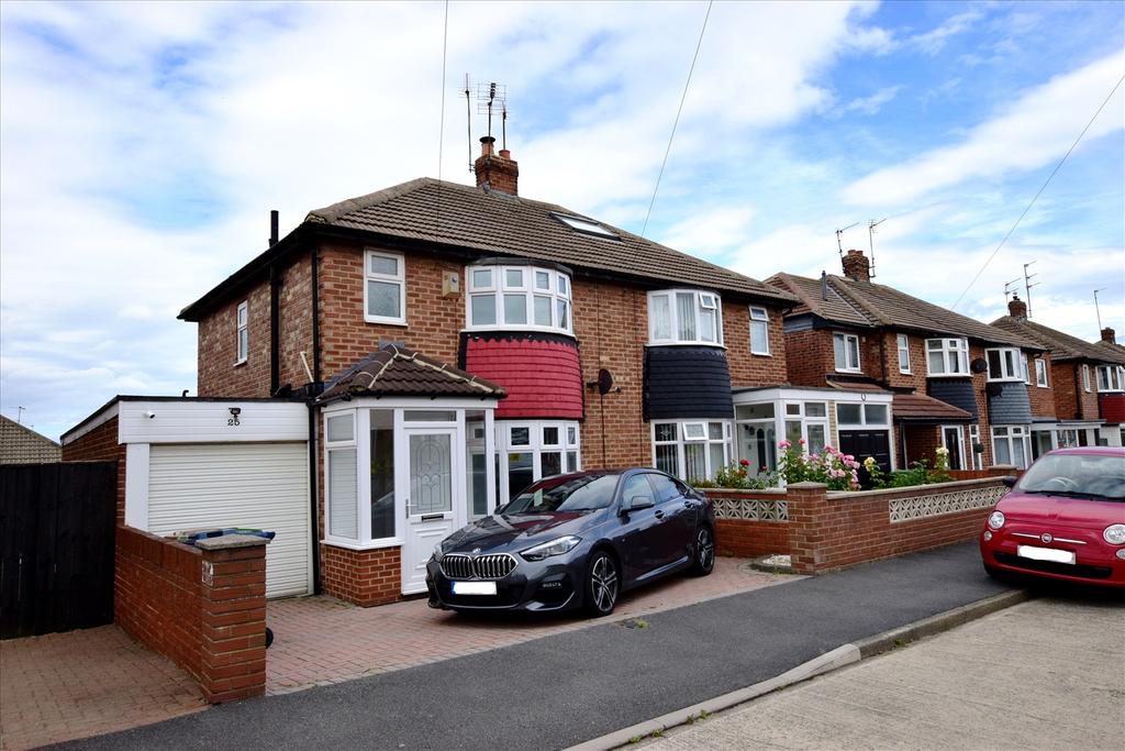 25 KENTMERE AVENUE, SEABURN, SUNDERLAND NORTH 3 bed semidetached house