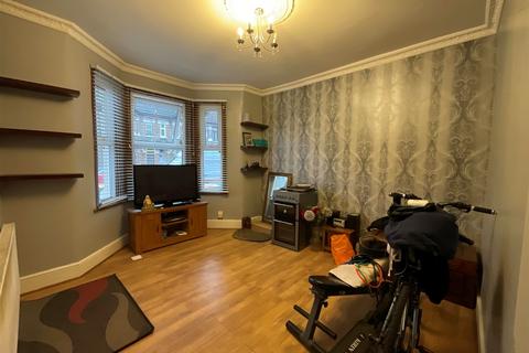 1 bedroom ground floor flat for sale - Gwendoline Avenue, London