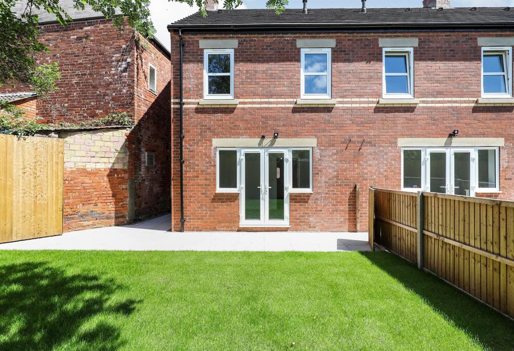 Westgate, Worksop, Nottinghamshire 2 bed terraced house £129,500