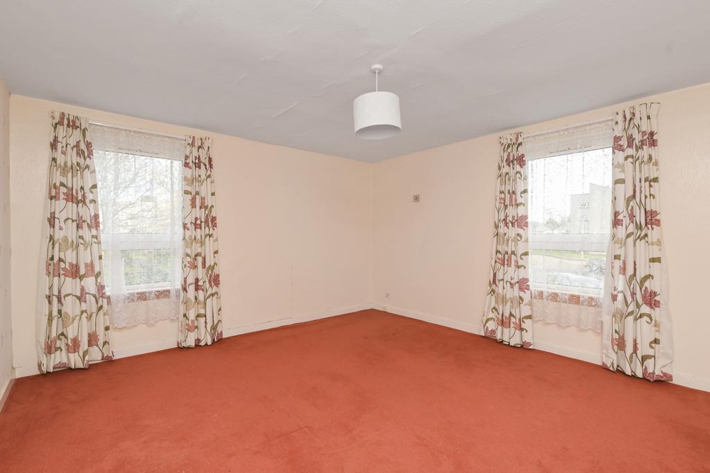 Flat 4, 3, Kingsknowe Court, Edinburgh, EH14 2JT 2 bed ground floor