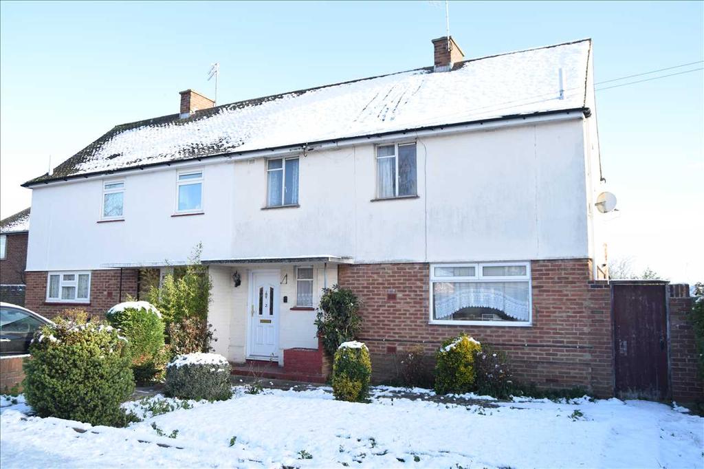 Berwick Avenue, Chelmsford 3 bed semidetached house £300,000