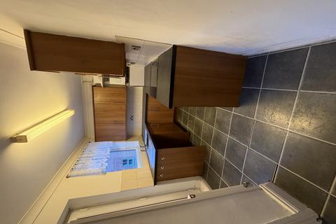 3 bedroom terraced house to rent, Surtees Street, Bishop Auckland