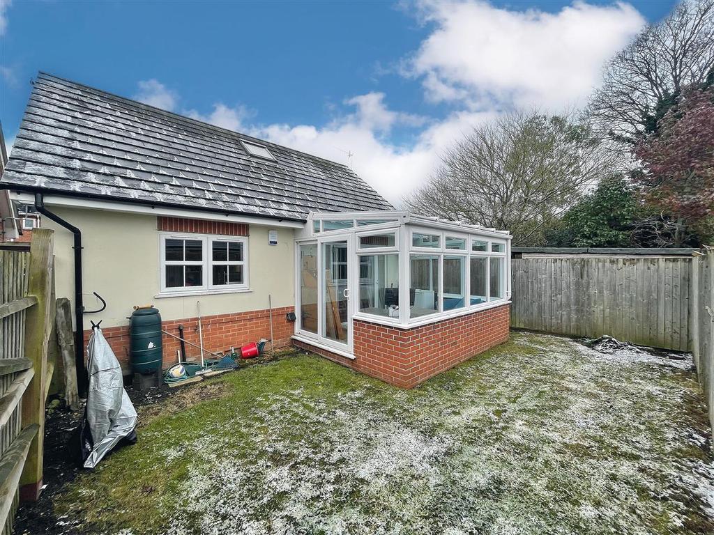 Hazelwood Close, Winton, Bournemouth 2 bed bungalow £299,950