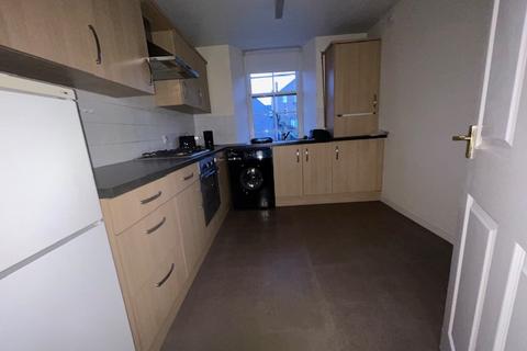 2 bedroom flat to rent, The Vennel, Forfar, DD8