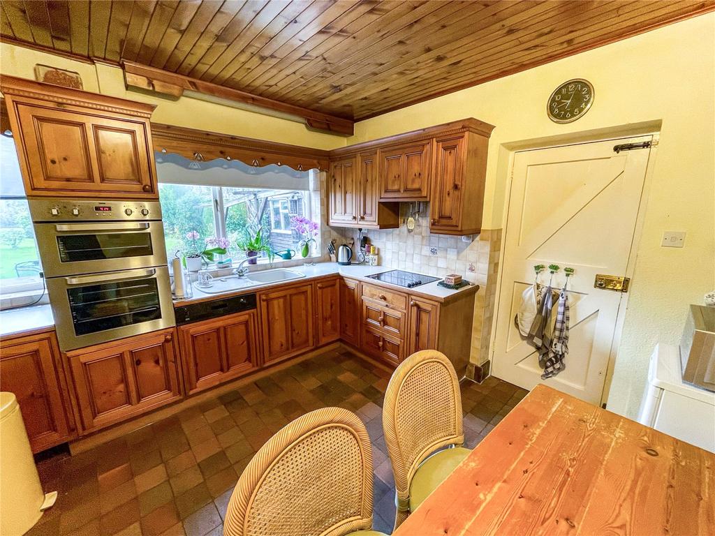 Mill Lane, Upton, Chester, CH2 3 bed detached house for sale £640,000