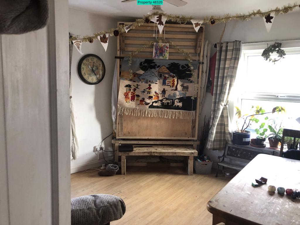 Flat Reception/Bed