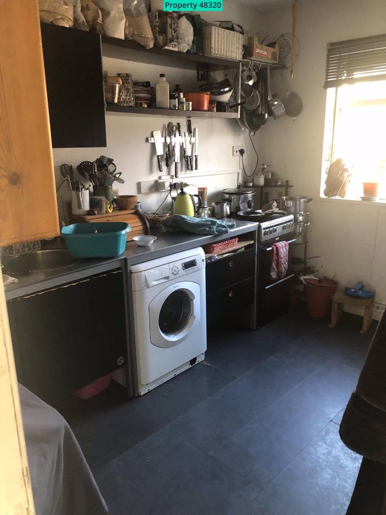 Flat Kitchen