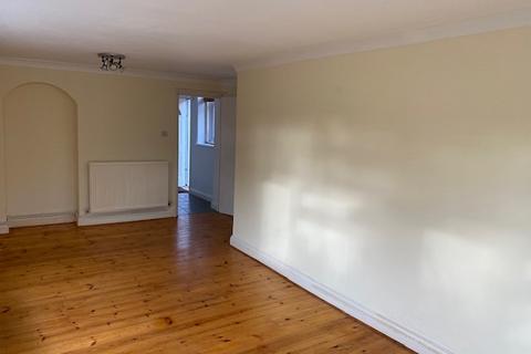 1 bedroom flat to rent, Upper Sea Road, Bexhill-on-Sea TN40