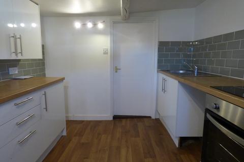 2 bedroom flat to rent, Cross In Hand TN21