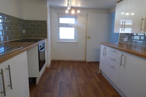 2 bedroom flat to rent, Cross In Hand TN21