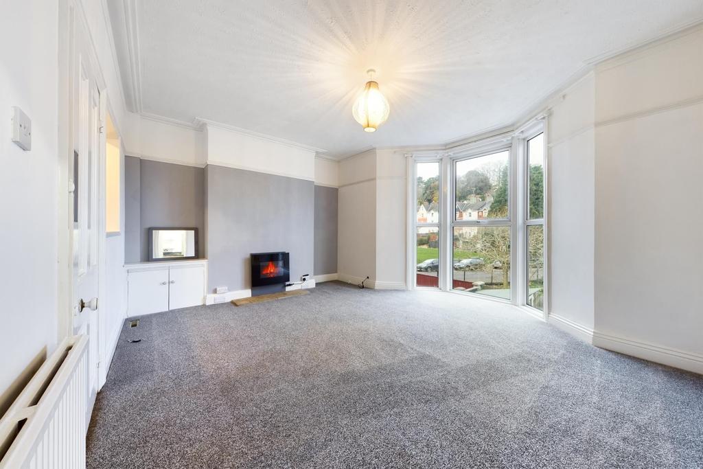 Sherwell Lane, Chelston, Torquay 2 bed apartment £775 pcm (£179 pw)
