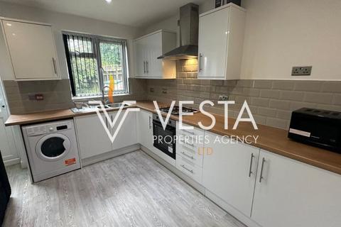 5 bedroom semi-detached house to rent, Freeburn Causeway, Coventry