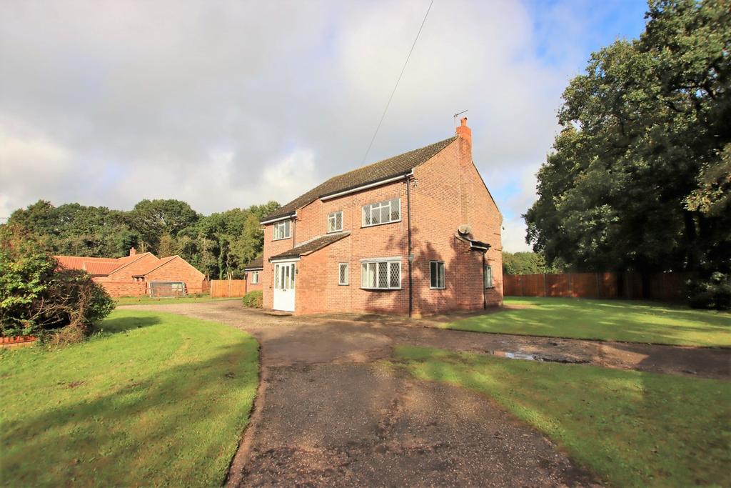 Mere Road, Stow Bedon 5 bed detached house £1,350 pcm (£312 pw)