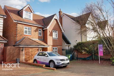 21 Fauna Close, Stanmore, HA7 4PX