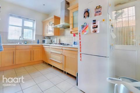 21 Fauna Close, Stanmore, HA7 4PX