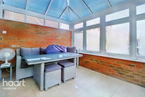 21 Fauna Close, Stanmore, HA7 4PX