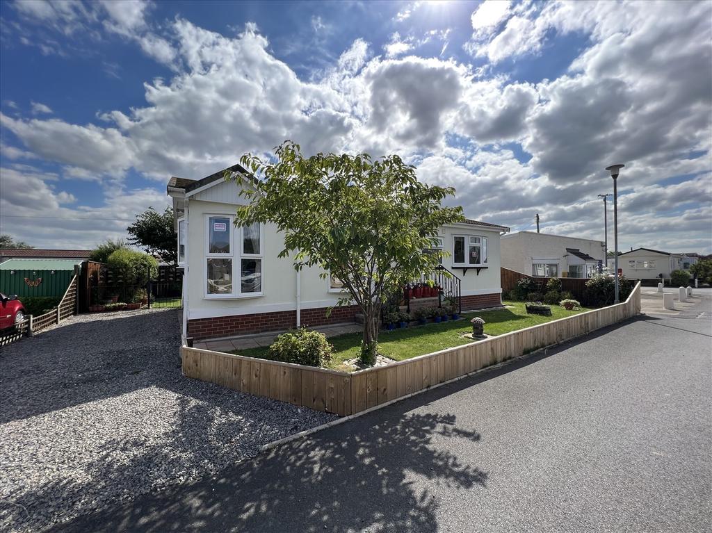 SEA BREEZE, SEATON CAREW 2 bed detached bungalow for sale £130,000