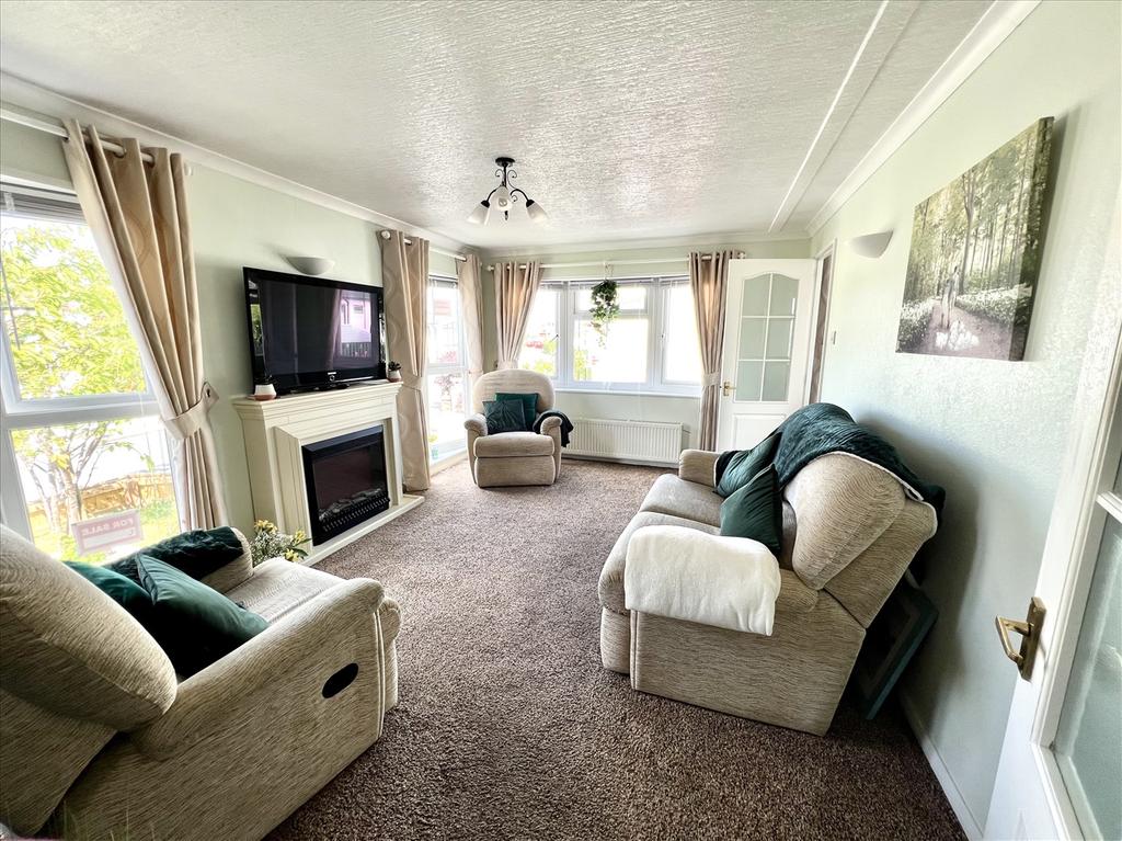 SEA BREEZE, SEATON CAREW 2 bed detached bungalow for sale £130,000