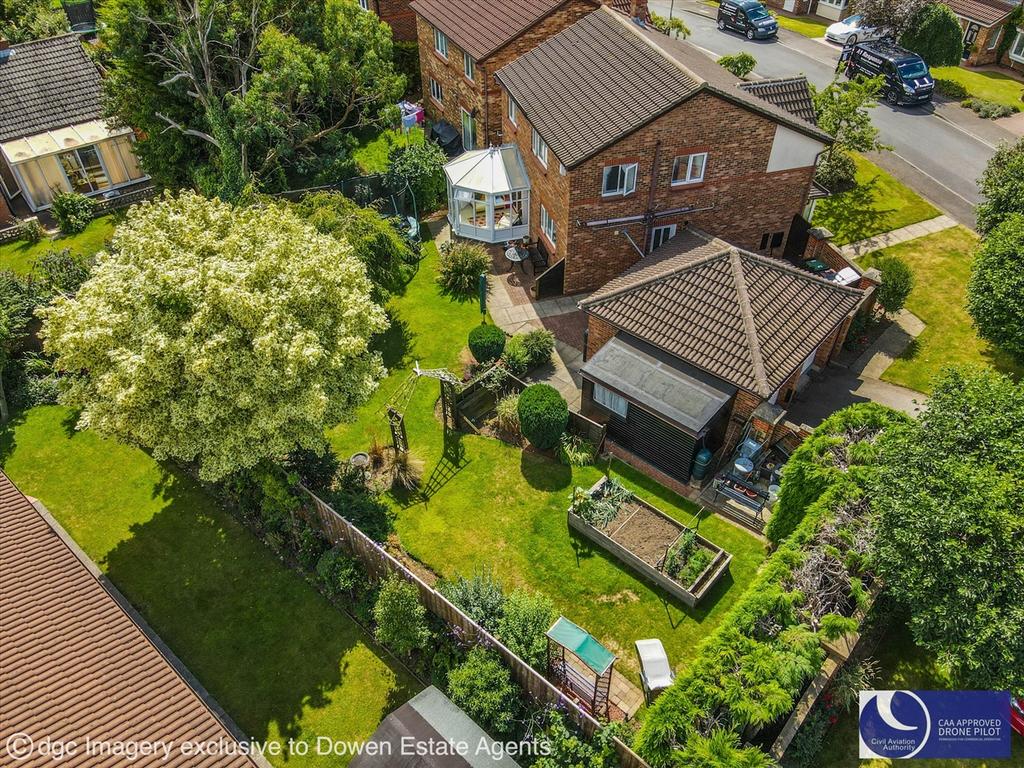 MILLSTON CLOSE, NAISBERRY PARK 3 bed detached house £308,000