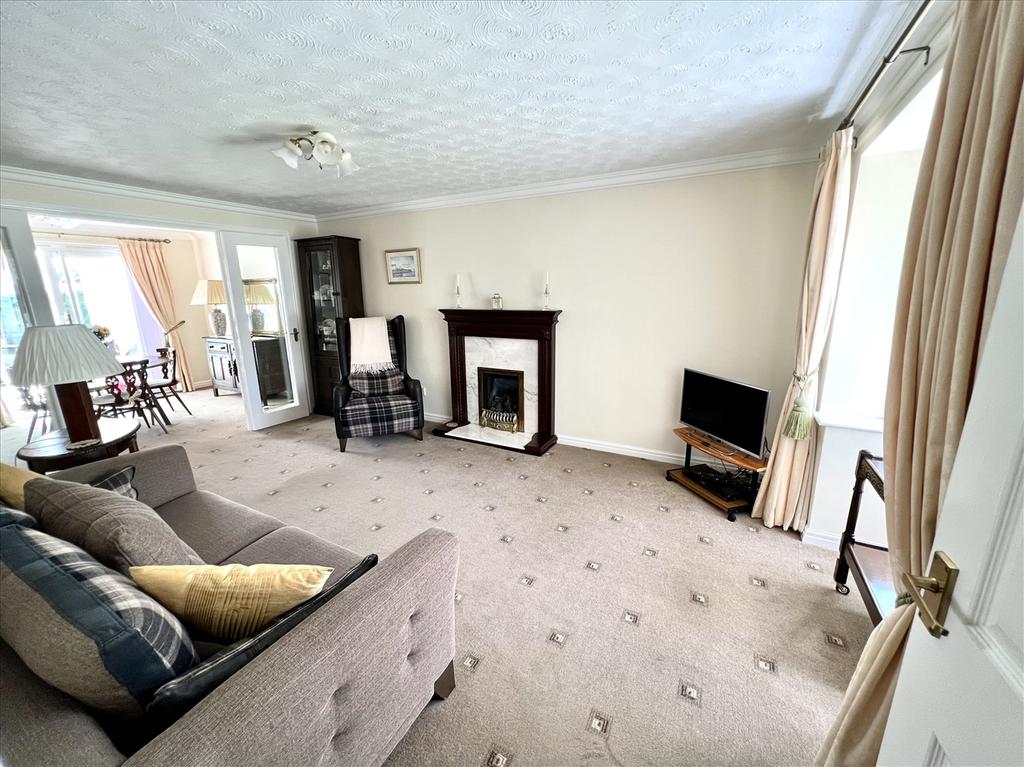 MILLSTON CLOSE, NAISBERRY PARK 3 bed detached house £308,000