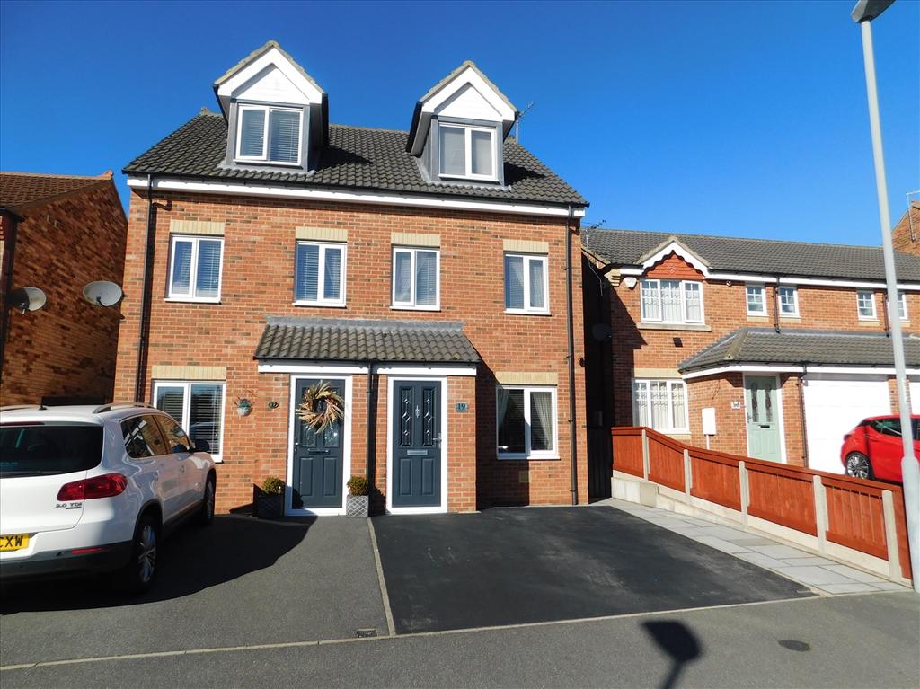 ST CATHERINES WAY, AUCKLAND 3 bed semidetached house £135,000