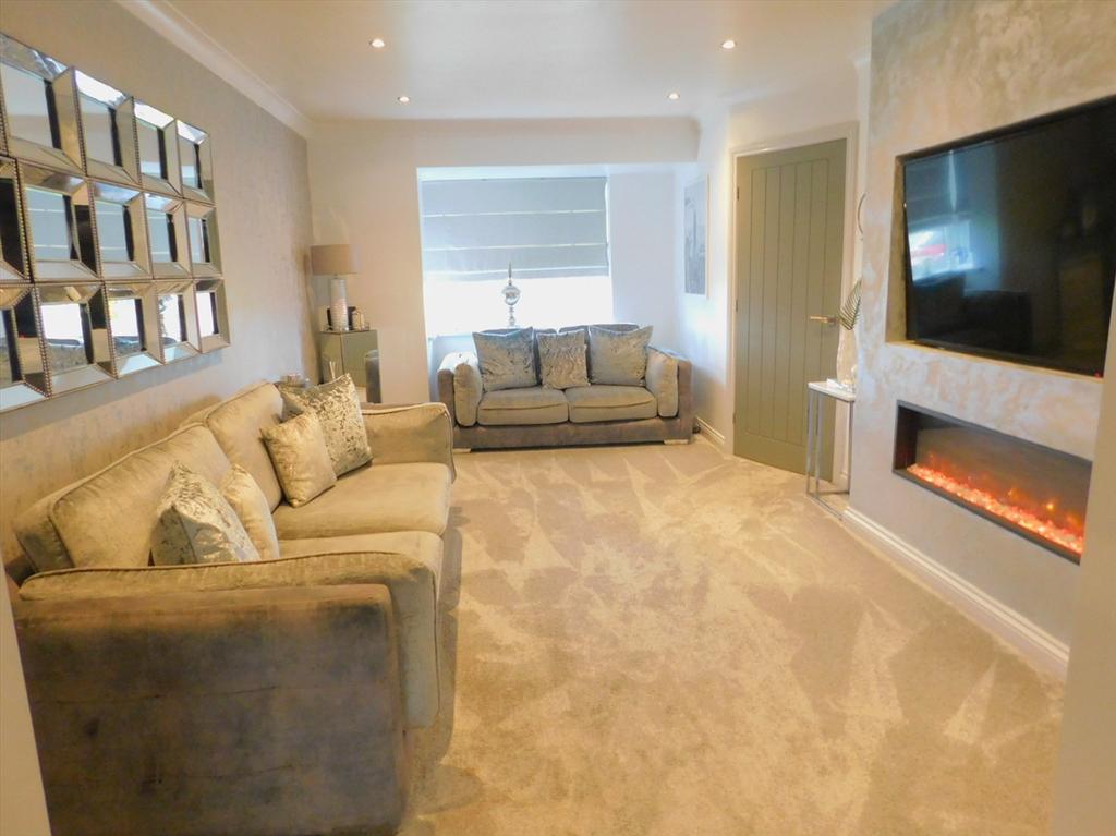 MEADOW VIEW, WHEATLEY HILL 4 bed detached house £199,999