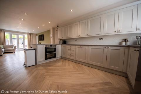 71 Douglas Way, Murton, Seaham, SR7 9HX