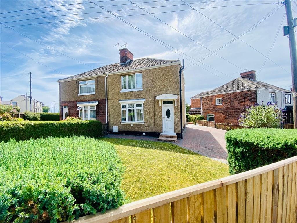 LAUREL CRESCENT, TRIMDON COLLIERY 2 bed semidetached house £85,000