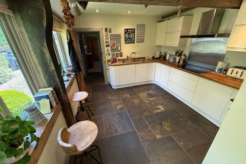 4 bedroom house to rent, The Byre