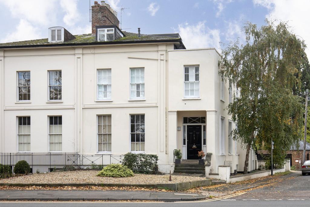 Suffolk Road, Cheltenham GL50 2SZ 2 bed apartment £350,000