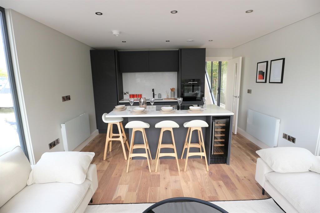Chichester Marina, Chichester, West... 2 bed houseboat for sale £316,000