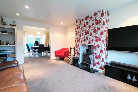 8 Middlebrook Crescent, Bradford, BD8 0EN