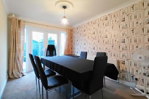 8 Middlebrook Crescent, Bradford, BD8 0EN