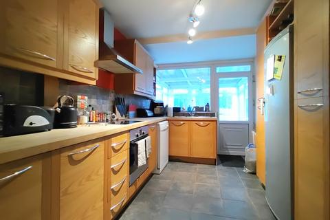 8 Middlebrook Crescent, Bradford, BD8 0EN