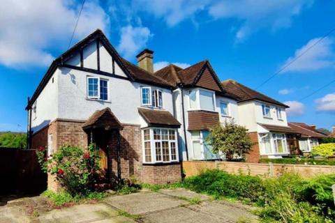 4 bedroom detached house to rent, Beckingham Road, Guildford