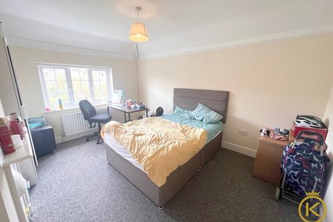 4 bedroom detached house to rent, Beckingham Road, Guildford