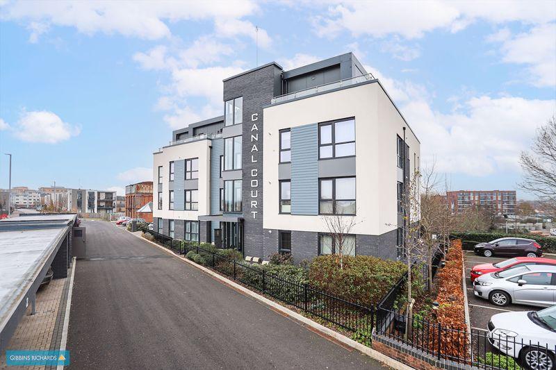 FIREPOOL 2 bed apartment for sale £325,000