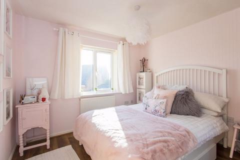 17 Cae Canol, Penarth, CF64 3RF