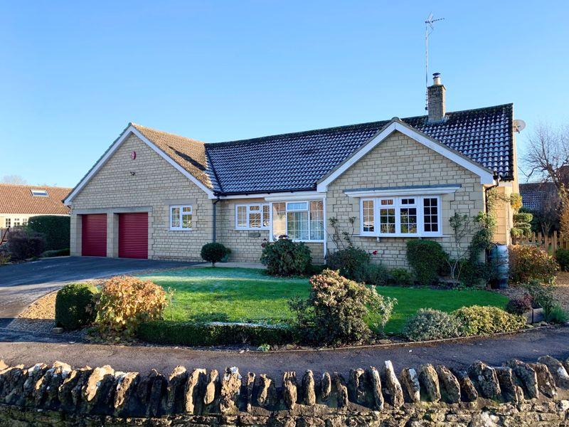 Westwells, Corsham 4 bed detached bungalow for sale £700,000