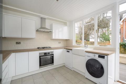 3 bedroom terraced house to rent, Angas Court, Weybridge