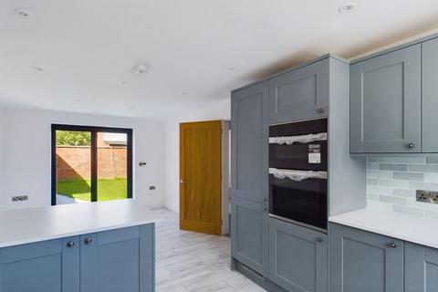 9 Badger Close, Langport, TA10 9FJ