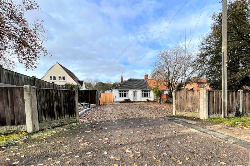 Yarmouth Road, Lowestoft 4 bed semidetached bungalow £350,000