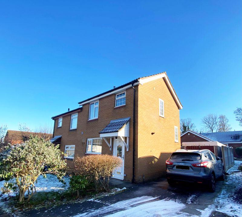 Abbotts Close, Runcorn 2 bed semidetached house £700 pcm (£162 pw)